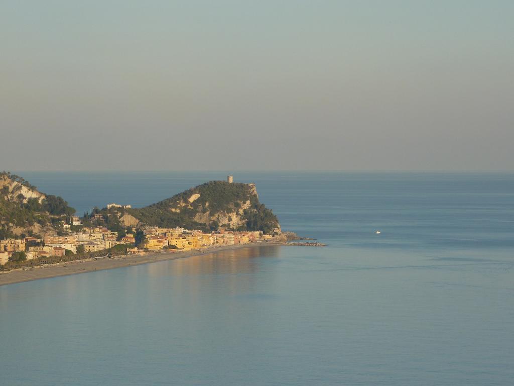 Villa Degli Ulivi B&B Finale Ligure Oda fotoğraf